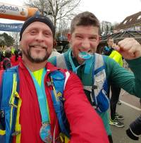Trail run Burgh-Haamstede met Sander Flier (links)