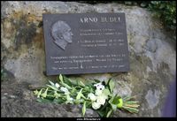 De nagedachtenis aan Arno Budel, nabij de klimtoren van de Bernhardkazerne in Amersfoort